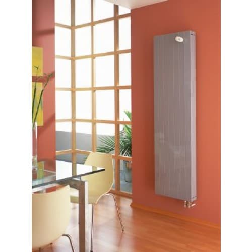 Verticale radiator hoge en smalle radiator