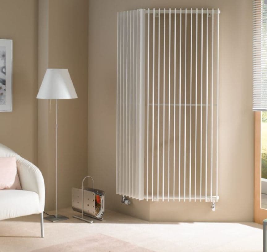 Kolom designradiator in een hoekopstelling