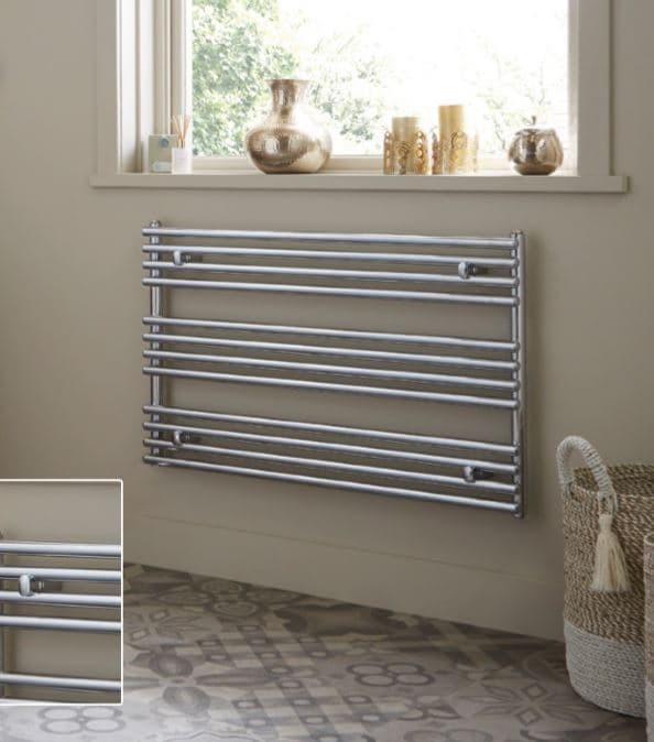 designradiator Lungo in wit of chroom voor plaatsing onder een raam